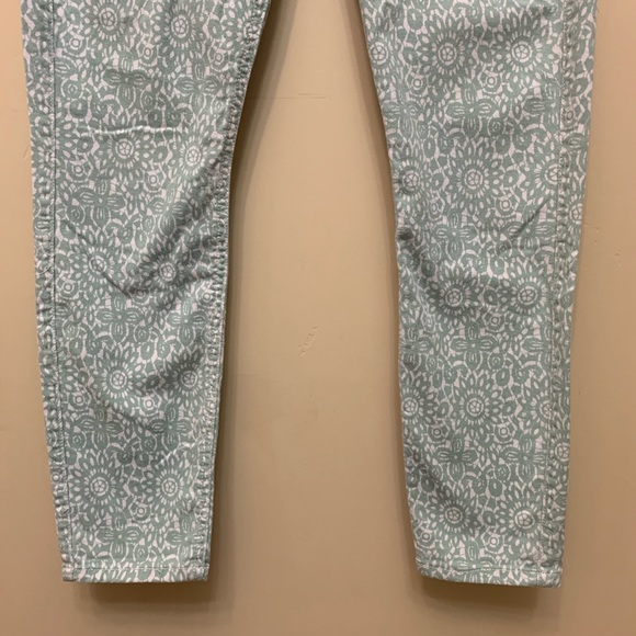 7 For All Mankind Lace Print Skinny Cropped Jeans - Picture 6 of 9